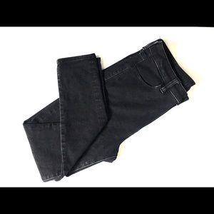 American Eagle Black Super Hi Rise Jegging 8 Short